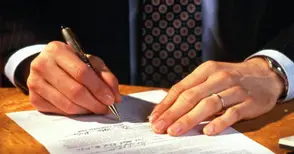 Законови промени ще спират  кражбите на фирми и имоти