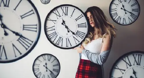 Сменяме стрелките тази нощ. А умората?