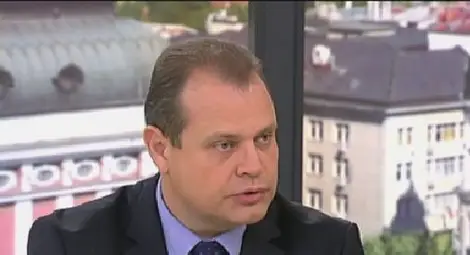 Шефът на АПИ: След поскъпването на винетките няма да има дупки по пътищата (ВИДЕО) Шефът на АПИ: След поскъпването на винетките няма да има дупки по пътищата (ВИДЕО)