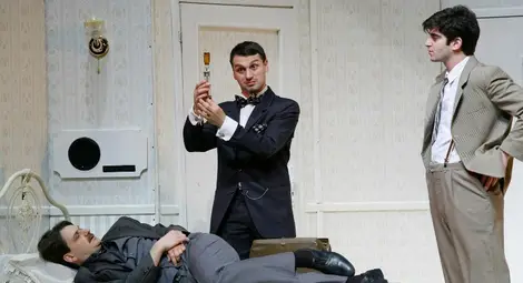 Ярко тв съзвездие играе на сцената  на университетския Канев център