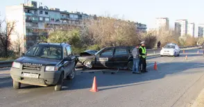 Двама пострадаха при катастрофа в час пик на булевард „България“