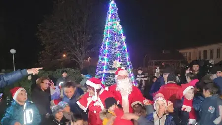 Коледният дух завладя и Караманово /галерия/
