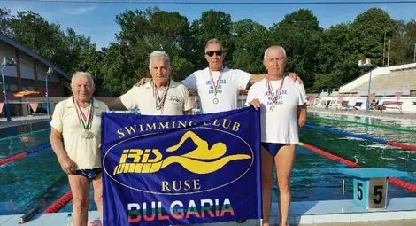Ветераните на „Ирис“ първа сила и на плувен турнир в Унгария Ветераните на „Ирис“ първа сила и на плувен турнир в Унгария