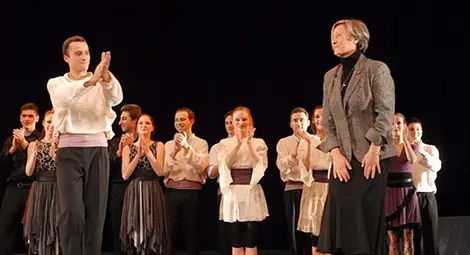 Турнето с Нешка Робева вкарало във  финансово блато русенската опера