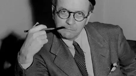 Ремънд Чандлър пише своята кулинарна книга в романите си