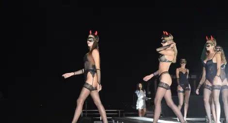 Ангелите и демоните на Vogue Models разпалиха страсти на първото си арт шоу