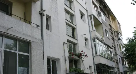 Възрастна жена пострада при  взрив на изпуснат от бутилка газ