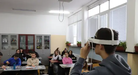 Виртуалната галерия &bdquo;Животът в плакати&ldquo; на русенската библиотека пътува из страната