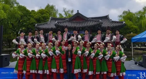 &bdquo;Русчуклийче&ldquo; дава уроци по право хоро на международен фестивал в Южна Корея