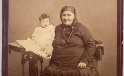 Русенският музей участва със сребърна лъжичка, снимка и бастунче на Баба Тонка в изложба за 3 март в Етъра