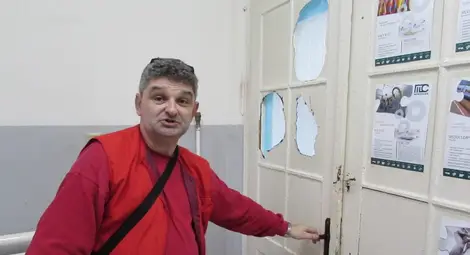 20 пияни роми нападнаха Спешна помощ във Ветово