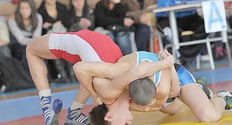 Националите по борба на лагер в Русе