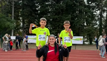 Медал след медал за децата лекоатлети на &bdquo;Локомотив&ldquo;