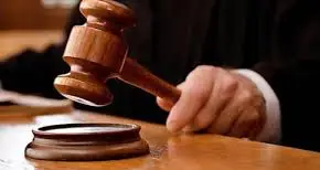 Спрял в последния момент рейс едва не бутнал полицай