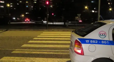 Майка и дете блъснати на пешеходна пътека