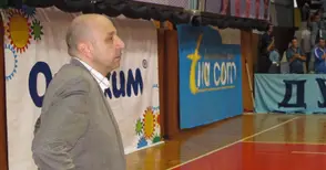 Божков в дуел с асистента си в утрешно дерби