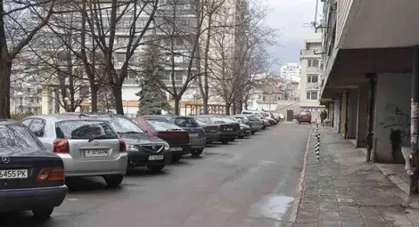 И полицай пострада в съседските войни за паркиране на &bdquo;Борисова&ldquo;