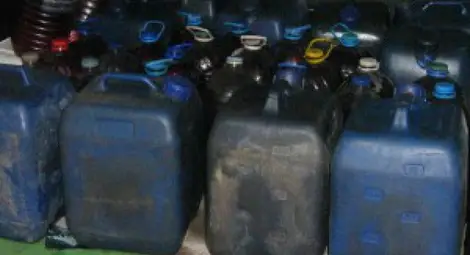 Крадци на нафта засечени докато клечат край тир с румънски номера