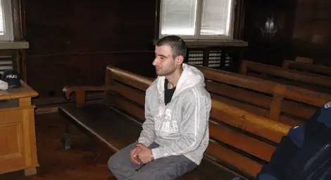 Рецидивист с девет присъди убил от бой приятел по време на почерпка