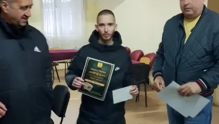 Зимен турнир по белот събра 13 отбора в Ценово