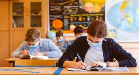 111 000 седмокласници и десетокласници на изпит по български език