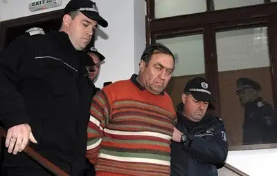 Oтлагат началото на делото срещу Евстатиев с два часа Oтлагат началото на делото срещу Евстатиев с два часа