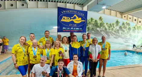 40 златни медала за плувните ветерани на „Ирис“ в Румъния 40 златни медала за плувните ветерани на „Ирис“ в Румъния