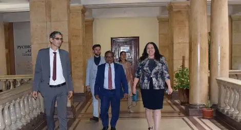 Посланикът на Индия гостува в Русенския университет