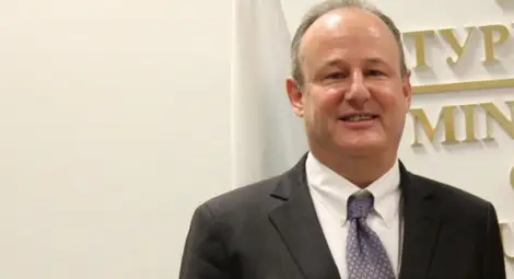 Посланикът на САЩ: Визите за българи няма да отпаднат скоро