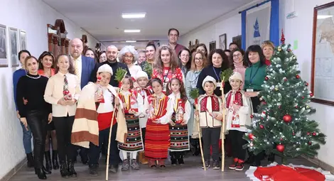 Анатоли Станев към първите коледари в областната управа: Бъдете добри и знайте, че светът има нужда точно от хора като вас