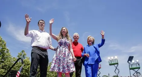 Хилари Клинтън откри официално кампанията си /видео/