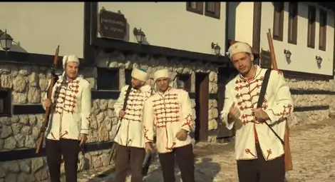 Торино, Пашата, Китаеца и Пепи жънат овации с &bdquo;Пред никого на колене&ldquo;