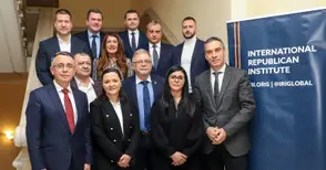 Кметът Милков на антикорупционна среща с американския посланик Херо Мустафа