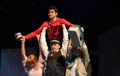 Русенският спектакъл &bdquo;Странна случка с куче през нощта&ldquo; гостува във Велес, Северна Македония