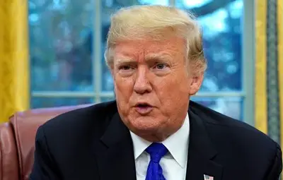 При търсене на думата "идиот" в изображенията в "Гугъл" - откриваш Тръмп