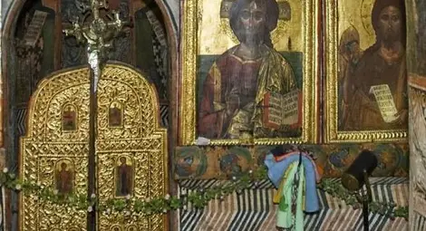 Фалирал богаташ разби църквата в родното си село за 6 лева Фалирал богаташ разби църквата в родното си село за 6 лева