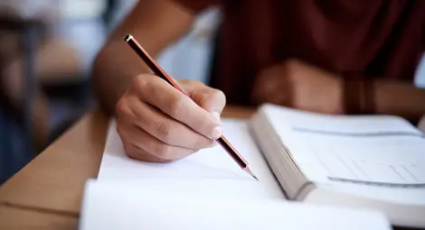 Всички деца се връщат присъствено на училище от днес