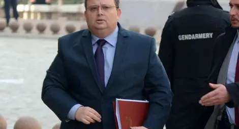 Цацаров: Не участвам в задочния диалог между Пеевски и Цветанов