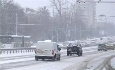 Вижте състоянието на пътищата и въведените ограничения към 13.00 часа