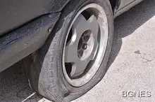 Десетки коли в Банско осъмнаха с прерязани гуми