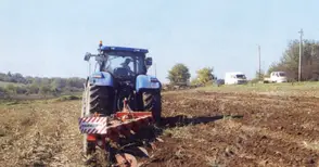 Държавата добавя по 2 лева субсидия на обработваем декар