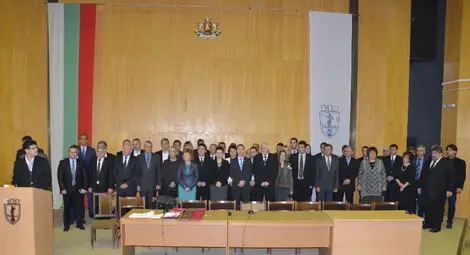 Съветници искат по-високи заплати и за секретарките на Общинския съвет