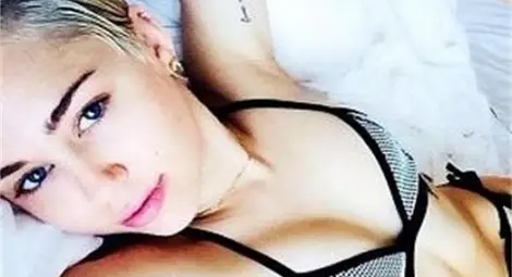 "Виктория сикрет" открадна бански на австралийската марка "Траянгъл". Световно възмущение в социалните мрежи /галерия/ "Виктория сикрет" открадна бански на австралийската марка "Траянгъл". Световно възмущение в социалните мрежи /галерия/