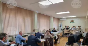 Общинският съвет в Поморие прие решения за промени в паркирането и увеличение на цените на автобусните билети