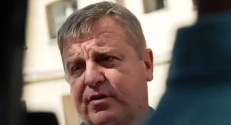 Каракачанов: Правителството няма намерение да подава оставка