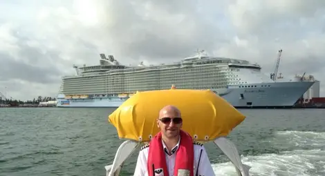 Капитан от Варна води най-големия кораб в света