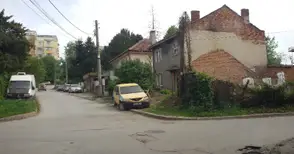 Румънска „Дачия“ от месеци гази на воля закона в Русе