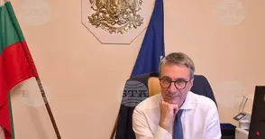 Служебният министър на енергетиката подписа над 160 анекса по ПВУ, съобщават от енергийното министерство