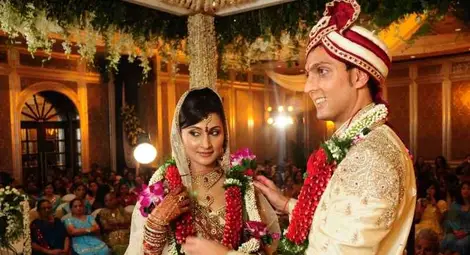 В преследване на щастието - годеж на 10.10.2010, венчавка на 11.11.2011 и сватба на 12.12.2012