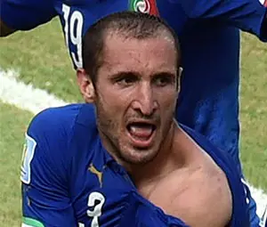 Ухапаният Киелини иска наказанието на Суарес да се намали